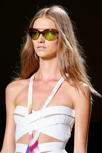 Look 32